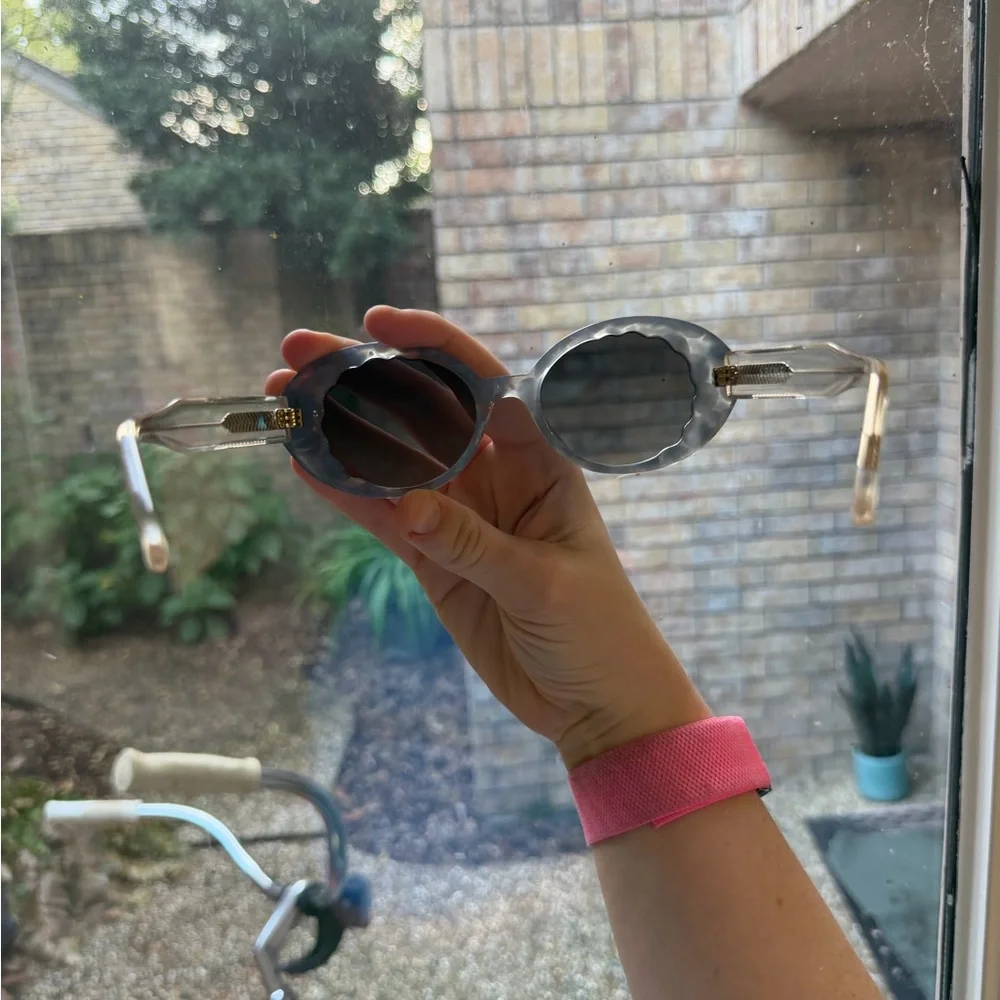 Krewe Alixe Blue Sunglasses - Picture 4 of 4